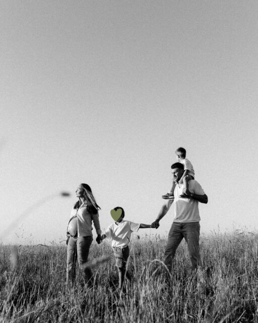 Il est bientôt temps de rencontrer le petit baby qui se cache ici 🙈 
C’est vraiment quelque chose de particulier de photographier une famille dans tout ces moments de vie.
Celle-ci, je la connais depuis leur mariage. J’étais là pour la séance engagement, le grand « oui » et il y a quelques semaines j’étais avec eux pour immortaliser cette nouvelle aventure.
Dans quelques semaines, je viendrais chez eux, rencontrer ce petit bout et capturer ses tout premiers jours de vie. Un rendez-vous que j’attends avec une impatience 🙈
Merci à eux de me faire confiance, année après année, pour raconter leur histoire.

Je suis Anaïs L Photographie, votre photographe de famille depuis 2013.

#seancegrossesse #photographefamille #paysbasque #souraide #naissance